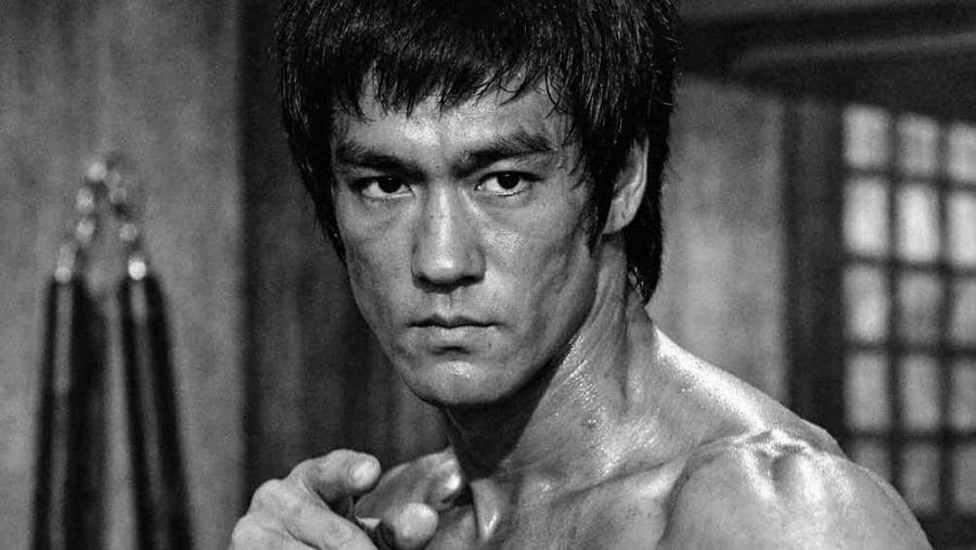 涙母慈 映画資料 貴重当時物、ブルースリー子役時代 ブルース・リーの幼少期｜子役から武術家になった原点とは【徹底解説】